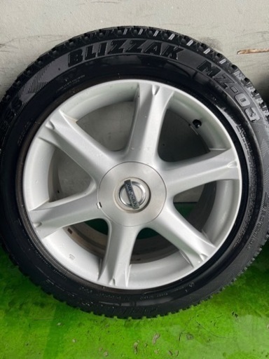 日産　NISSAN F50 シーマ　17インチ　スタッドレス