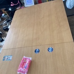 食卓用机の画像