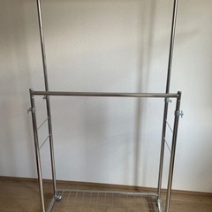 パイプハンガー2連。 93×33.9 ×8.2cm。耐荷重150kg。