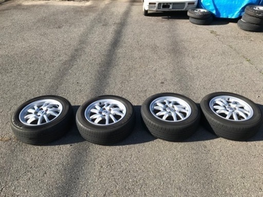 プリウスアルファ　純正アルミ？　16インチ