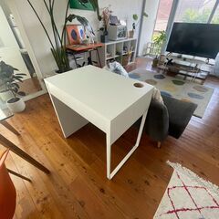 デスク（IKEA / MICKE ミッケ）の画像