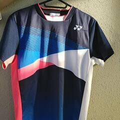 テニスシャツ.バトミントンシャツ