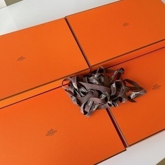 エルメス オレンジボックスとリボン