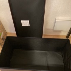 収納できるスツールの画像