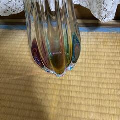 ガラス製花瓶の画像