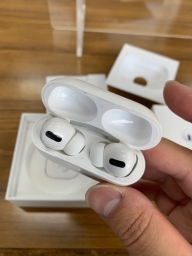 AirPods Pro 第一世代（キャンセル出たので早めに！）
