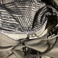 アンダアーマー　パーカー　M メンズの画像