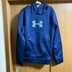 アンダアーマー　パーカー　M  メンズ
