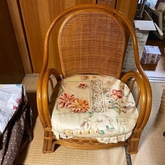 木製レトロ椅子