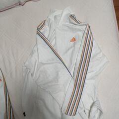 白色のジャージ