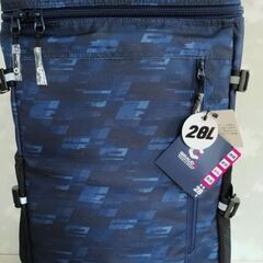 【新品】GIRAUDM薄めスクエアバッグ28L軽量ネイビー迷彩柄