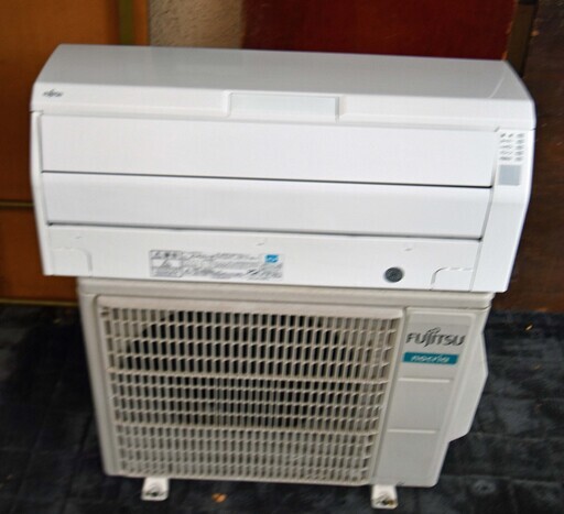 ●自動お掃除付き！主に6畳●富士通　AS-R22J　エアコン　中古品●相模原　横浜　神奈川●冷房　6-9畳　2020年製