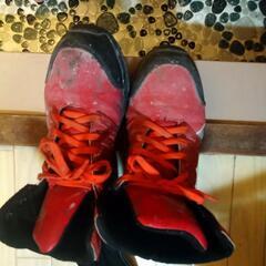 プーマハイカット赤安全靴の画像