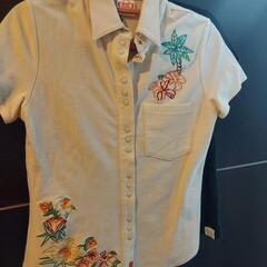 レディースTシャツ　たぶんSサイズ(*^^*)の画像
