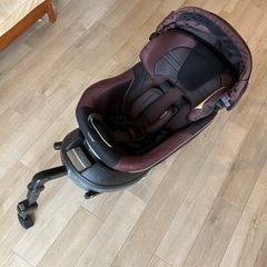 combi チャイルドシート　neroom ISOFIX対応