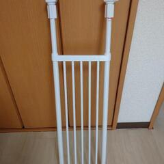 【取引中】ニトリ突っ張り棚　4つの画像