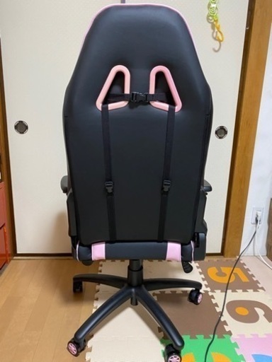 e win ゲーミングチェア　前傾姿勢