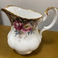 ロイヤルアルバート　ROYAL ALBERT  ミルクジャグ