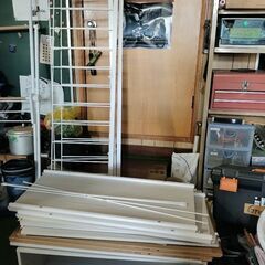 ニトリ　ワイヤーシェルフ　ホワイト　突っ張り棚　の画像