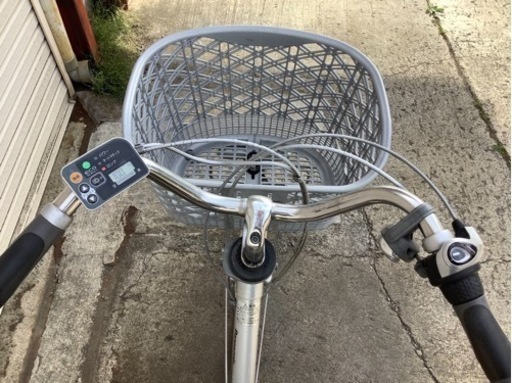 87 パナソニック新機種電動アシスト自転車viviDX26インチシルバーボディー