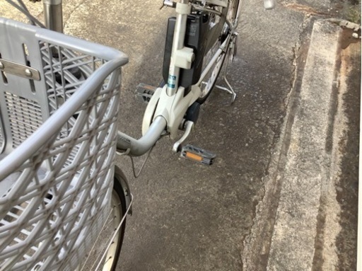 87 パナソニック新機種電動アシスト自転車viviDX26インチシルバーボディー