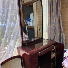 ドレッサーもらってください