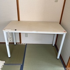 ホワイト　パソコンデスク　学習デスク　無料