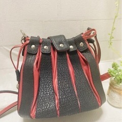 JRA認定品 シャークレザー 巾着 ショルダーバッグ 黒×赤