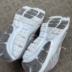 レディーススニーカー23センチの画像