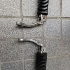 【ジャンク品】GN125Hのフロントステップ