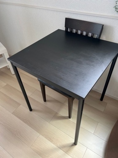 IKEAのテーブル