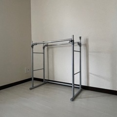 アイリスオーヤマ 押入れ用ハンガーラックの画像