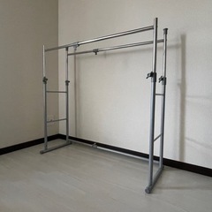 アイリスオーヤマ 押入れ用ハンガーラックの画像