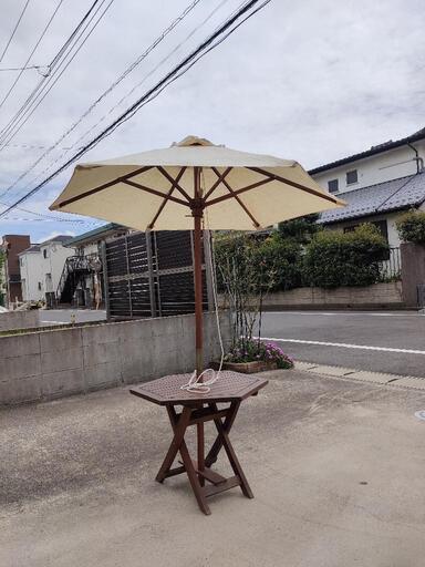 ピクニックテーブル 屋根付 レッドシダー？