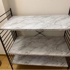 大理石風の3段シェルフ(棚)の画像