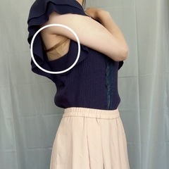 トランテアン ソン ドゥ モード ダブルフリルスリーブ ニット ネイビーの画像