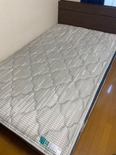 マットレス&ベッドフレーム