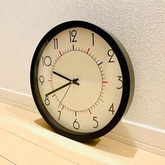 【ほぼ新品】シンプルな掛け時計！の画像
