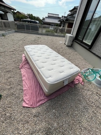シングルベッド