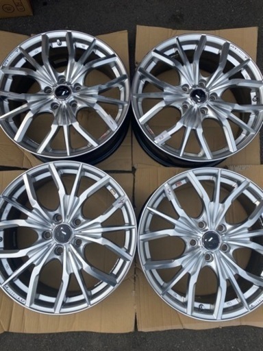 18インチ　レオニス　114.3  5H インセット53  4本