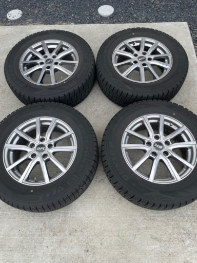 大幅値下げ！！超美品！！スタッドレスタイヤ 16インチホイール、専用ナット付き