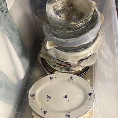(お引き渡し者様決定)食器類　差し上げます。　数量、柄、形さまざ...