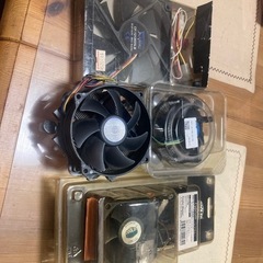 古いCPUクーラーと未使用FAN