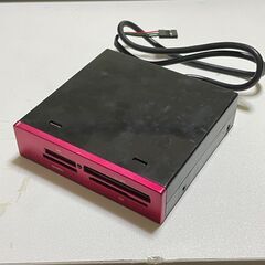 ★3.5インチの内部フラッシュメディアカードリーダー