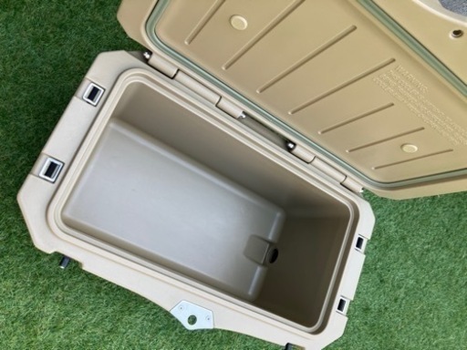 ハードクーラーボックス　ハイランダー50L
