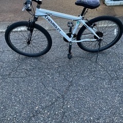 シボレークロスバイク変速機能付き！！なかなかカッコいいです^ - ^すぐ乗れますの画像