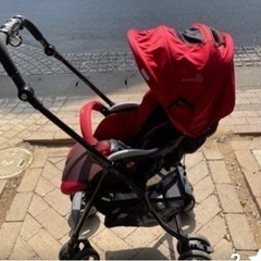 combiベビーカーの画像