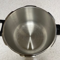 新品　5.5ℓ 圧力鍋　の画像