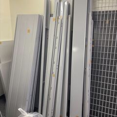 【ヤ取終了6/16】≪T260ジ-③≫ 屋内用 中型物置 幅2210x奥行1790 3枚引戸 イナバ物置フォルタシリーズ? レンタル倉庫 室内使用/分解保管 現状品の画像