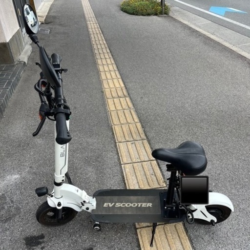 ■美品■ BLAZE EV SCOOTER ホワイト　EVスクーター　走行距離218km  ヘルメットおまけ付き